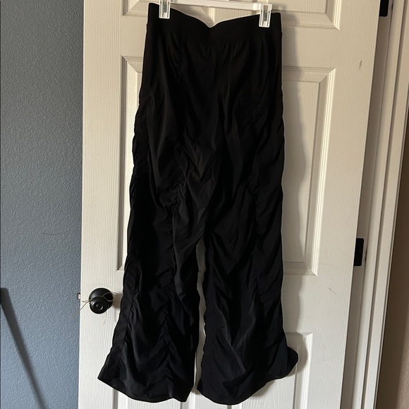 Lululemon Ruched High Rise Wide Leg Pant - EUC - Picture 3 of 10